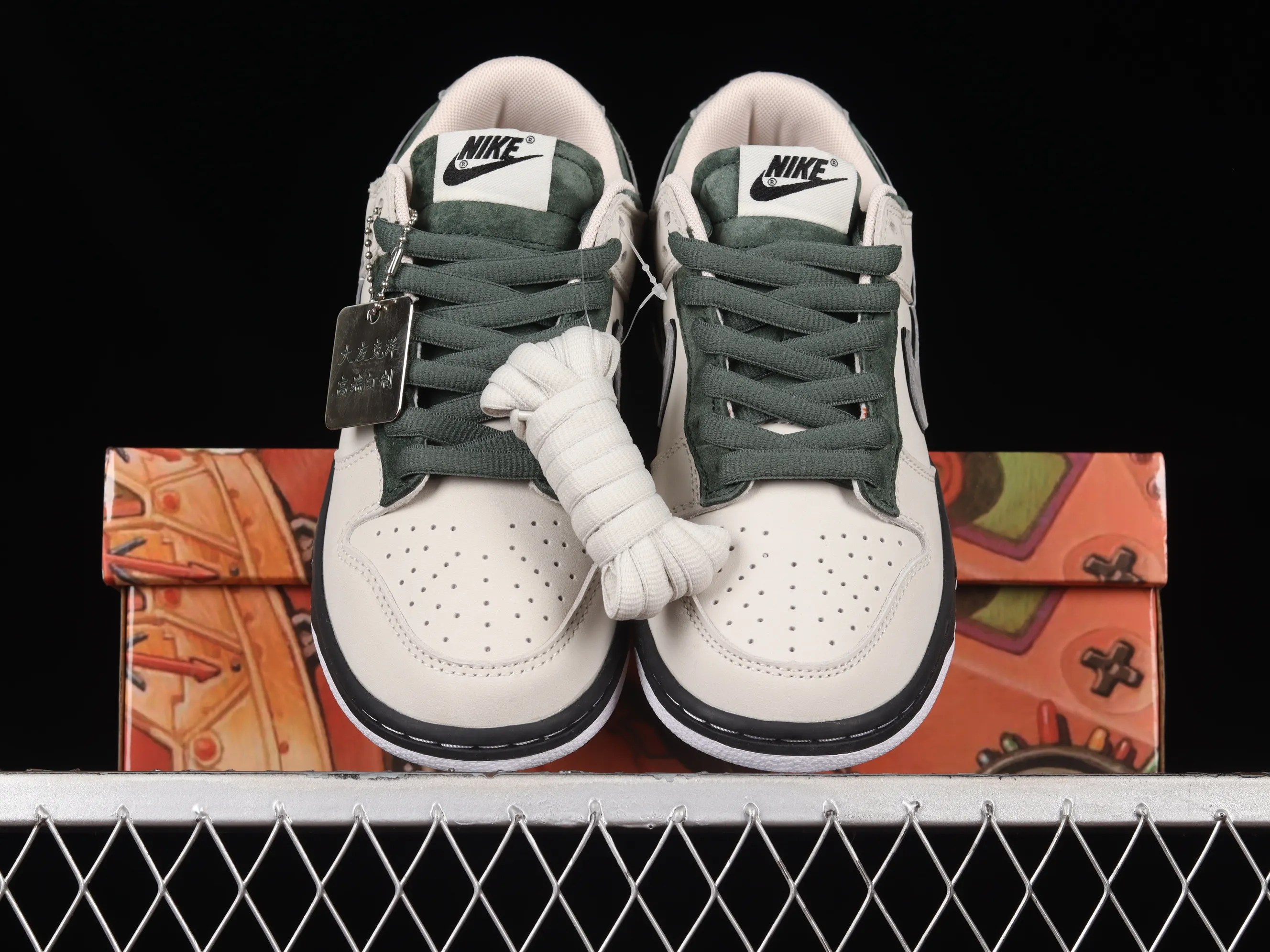 All Categories Nk SB Dunk Series Nk SB Dunk Low Low-top sneakers Otomo Katsuhiro x Nk SB Dunk Low "Steamboy OST" Otomo Katsuhiro co-branded SB low-top sports and leisure sneakers LP3445-002